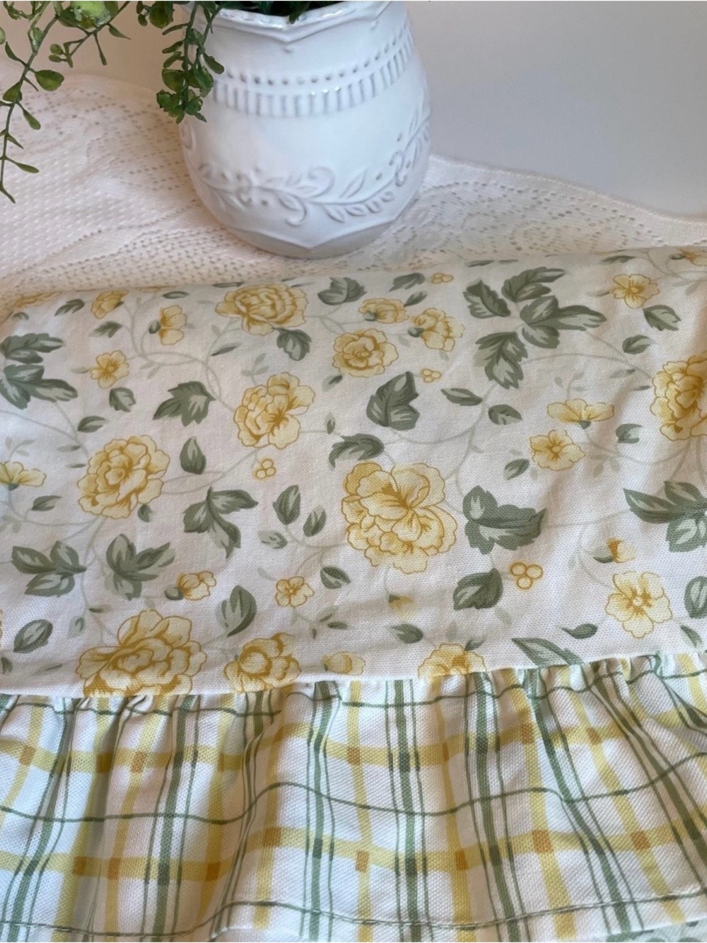 Waverly Table Topper Cover Yellow and Green Floral Cotton tablecloth 35x35